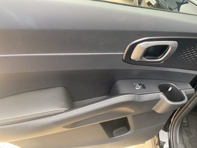 Used 2024 Kia Sorento S AWD/4WD image 12
