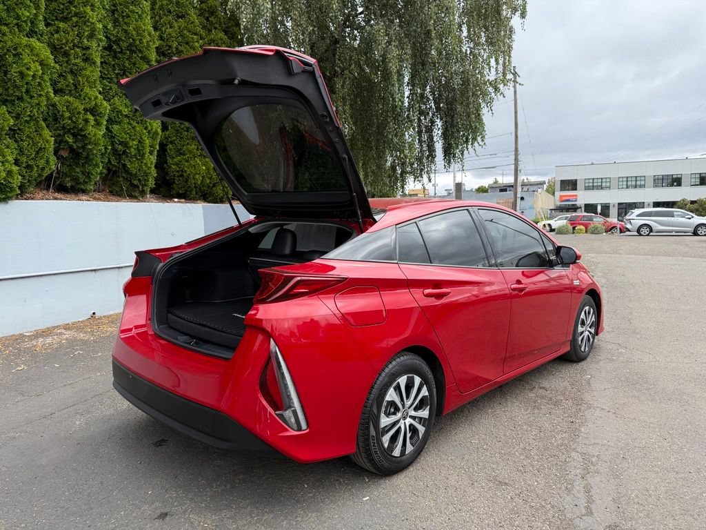 Used 2020 Toyota Prius Prime XLE FWD image 10