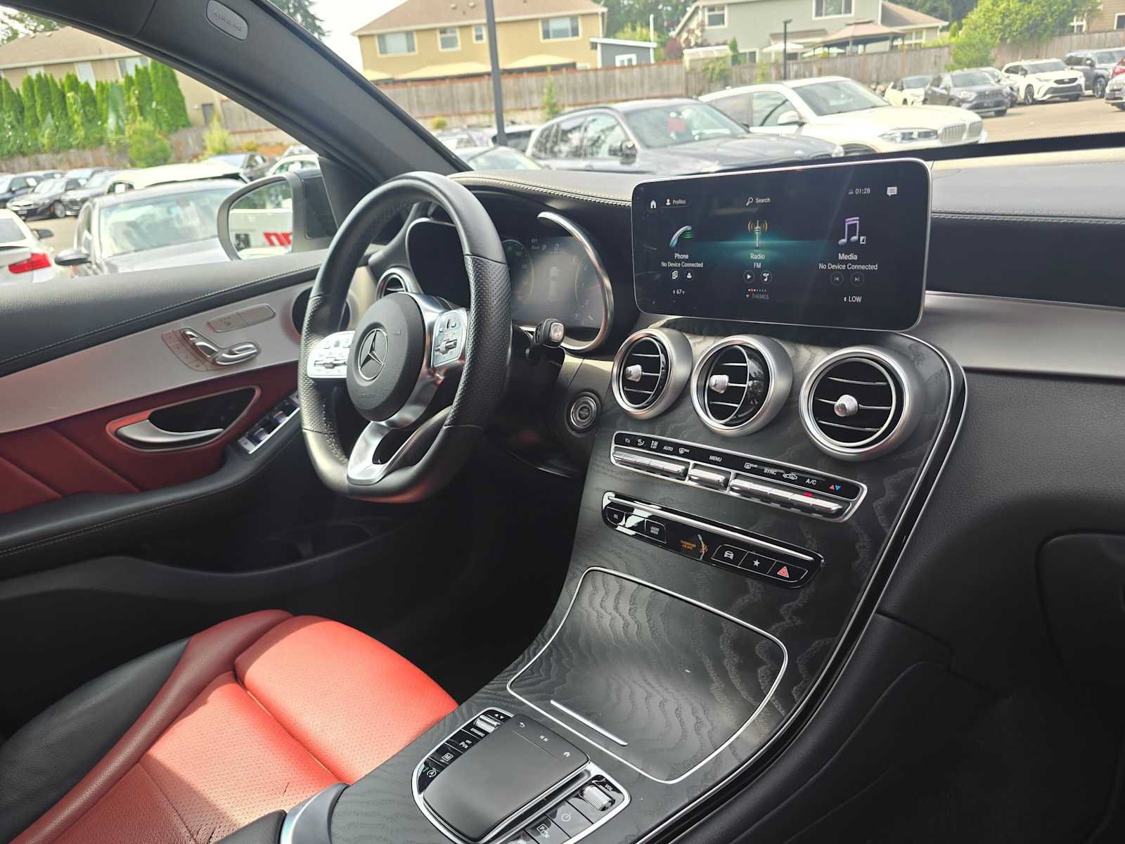Used 2022 Mercedes-Benz GLC 300 4MATIC Coupe image 10