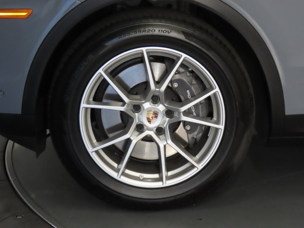 Certified 2026 Porsche Cayenne AWD/4WD image 11