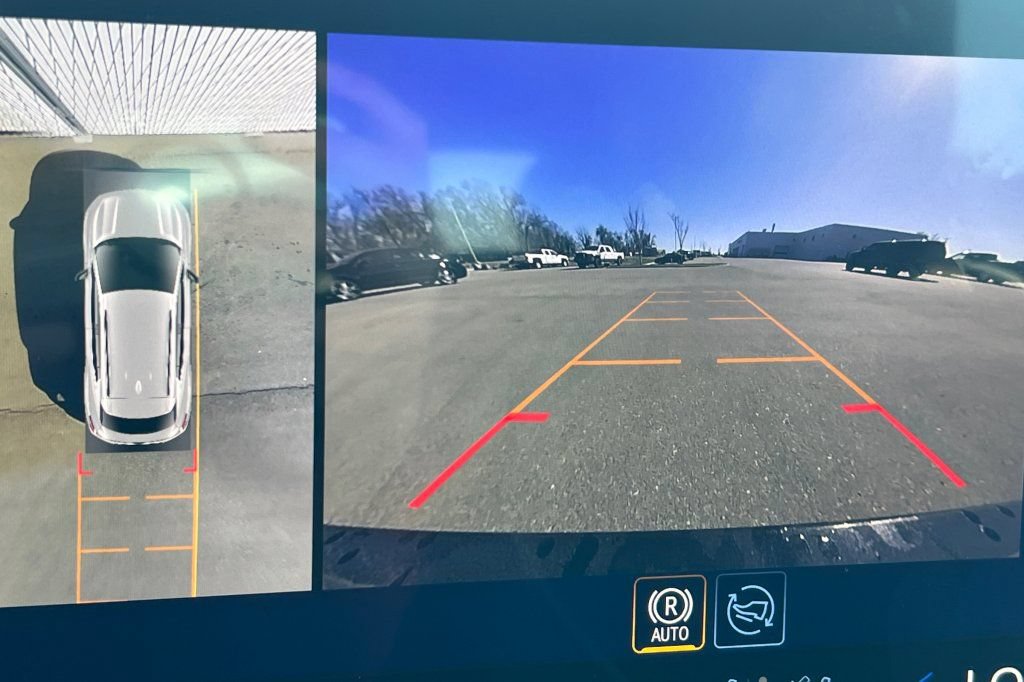 New 2026 Chevrolet Equinox EV LT w/ Convenience Package II FWD image 17