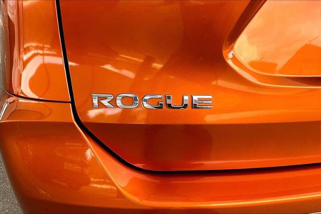 Certified 2020 Nissan Rogue SV FWD image 10
