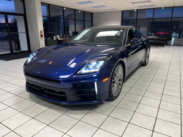 Used 2024 Porsche Panamera 4 image 35