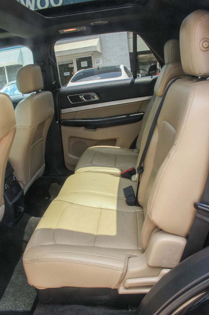 Used 2016 Ford Explorer XLT w/ Equipment Group 202A image 21