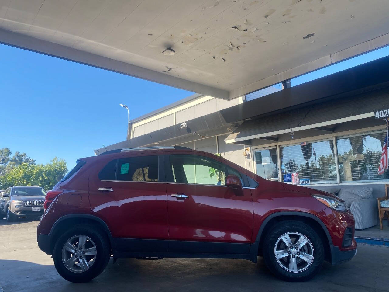 Used 2019 Chevrolet Trax LT w/ LT Convenience Package FWD image 26