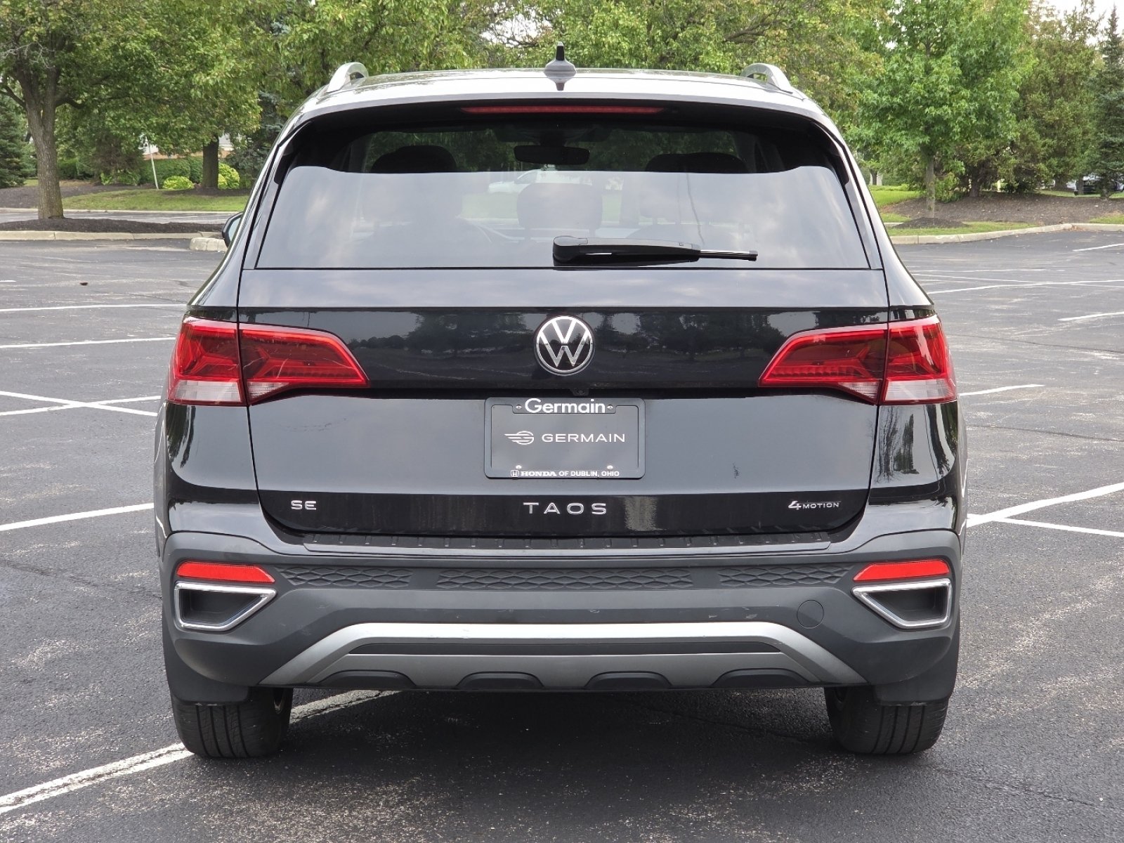 Used 2024 Volkswagen Taos SE w/ Panoramic Sunroof Package AWD/4WD image 25