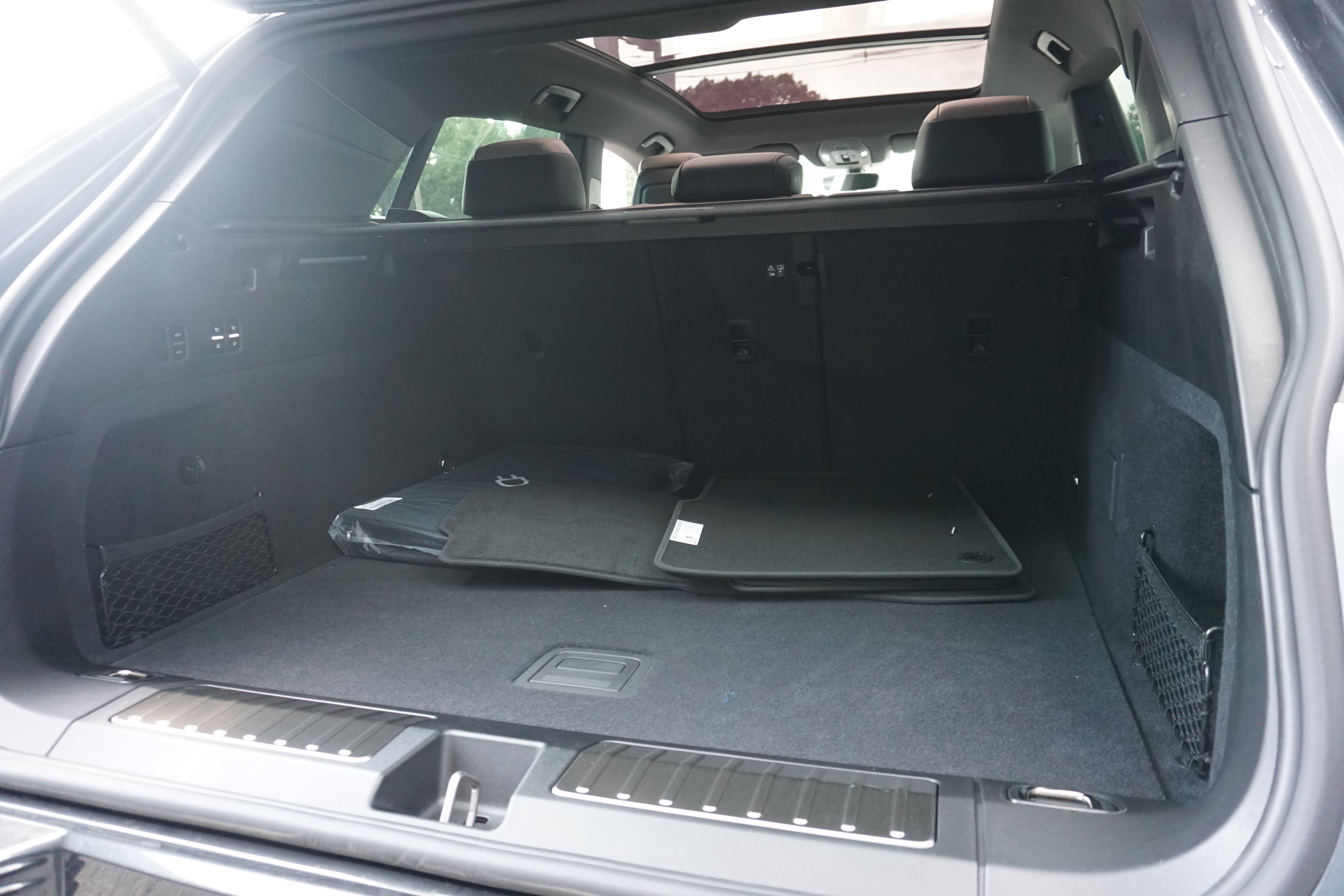 New 2026 Porsche Cayenne Electric AWD/4WD image 23