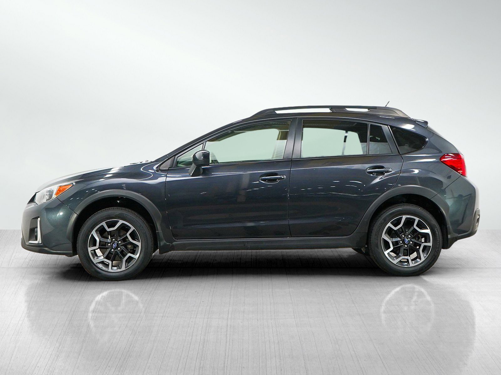 Used 2016 Subaru Crosstrek 2.0i Premium w/ Moonroof Package AWD/4WD image 2