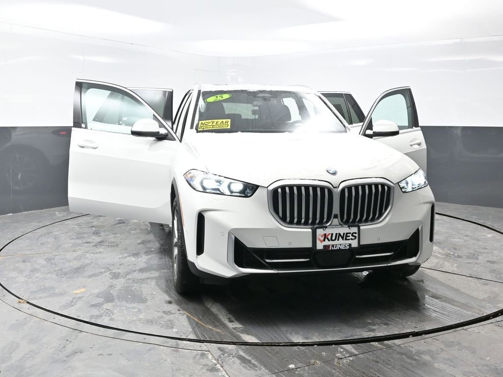 Used 2025 BMW X5 xDrive50e image 53