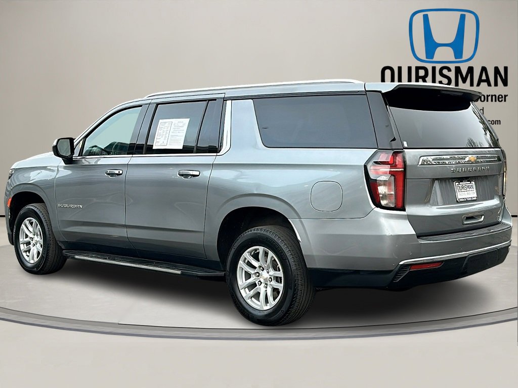Used 2023 Chevrolet Suburban LT image 3