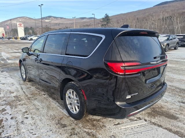 New 2026 Chrysler Pacifica Select image 5