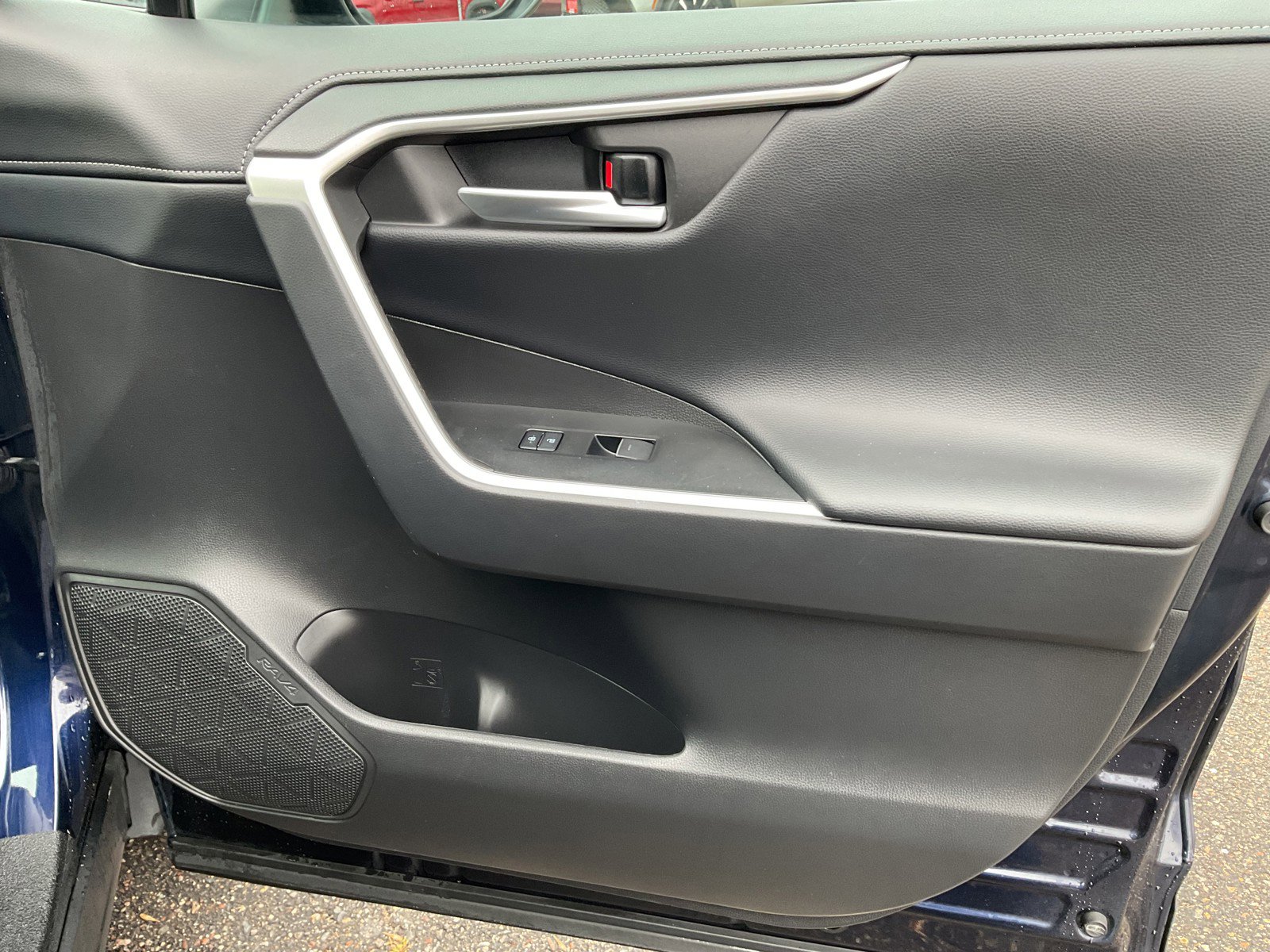 Used 2023 Toyota RAV4 Limited image 14