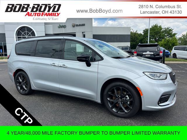 New 2026 Chrysler Pacifica Select w/ S Appearance Package