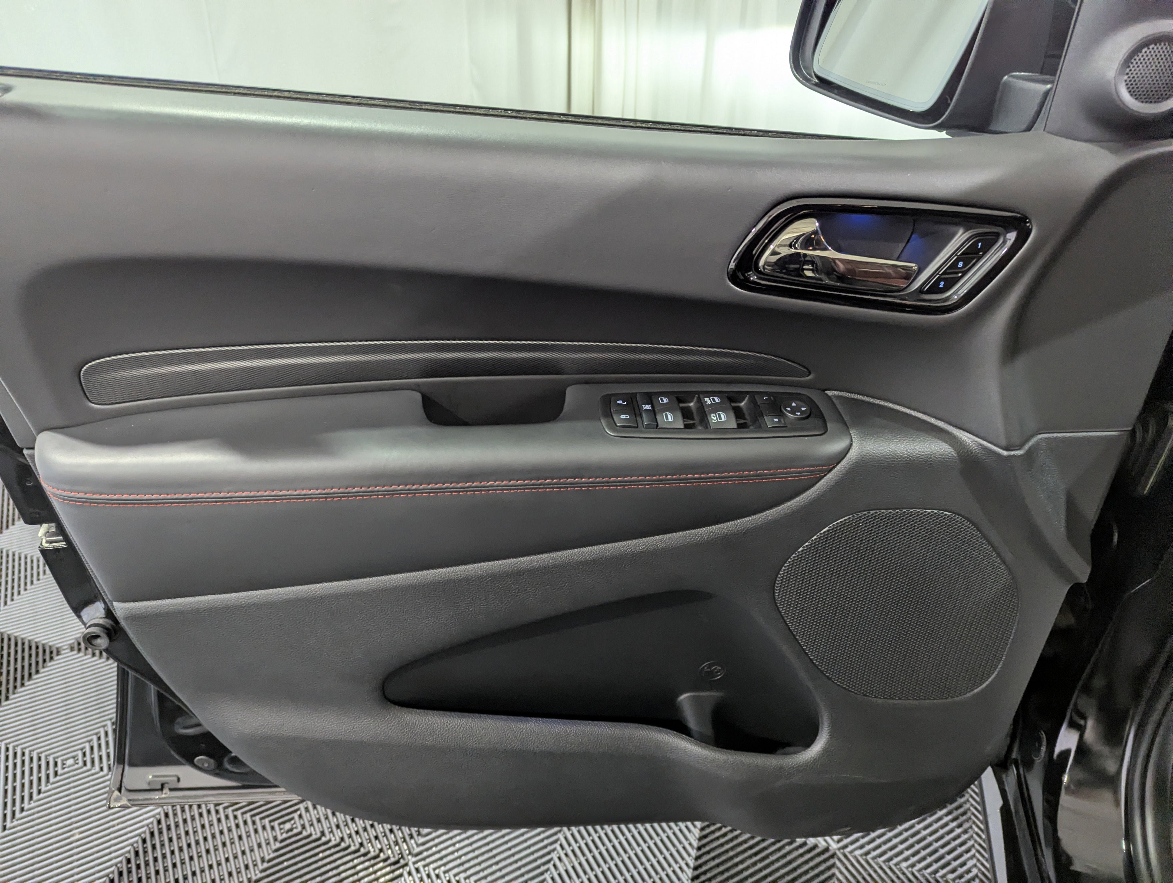 Used 2024 Dodge Durango GT AWD/4WD image 17