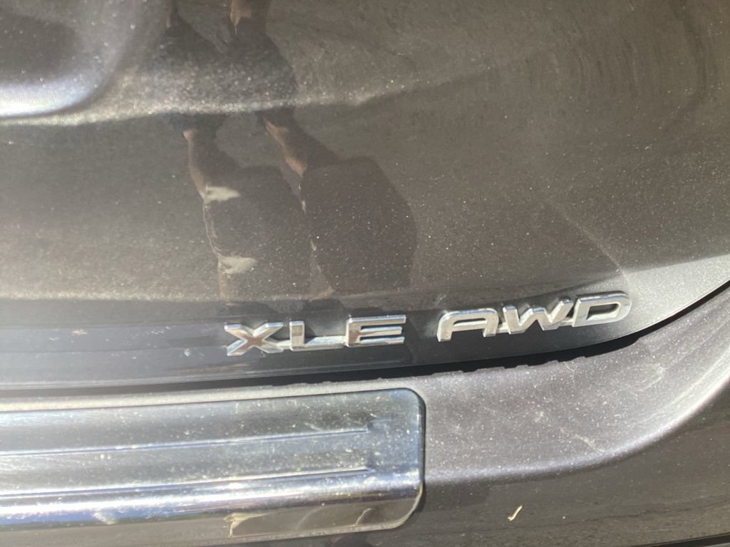 Used 2023 Toyota Highlander XLE AWD/4WD image 17