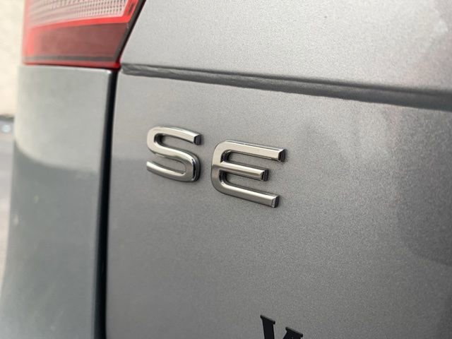 Used 2022 Volkswagen Tiguan SE R-Line image 18