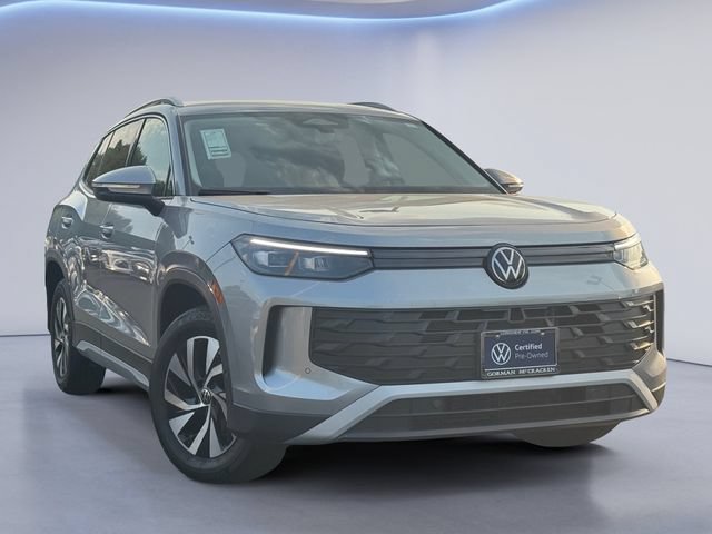 Certified 2025 Volkswagen Tiguan S FWD image 1
