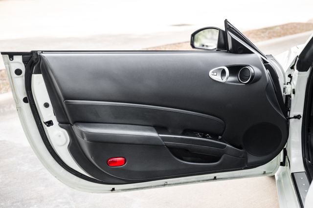 Used 2006 Nissan 350Z Coupe w/ (N93) Cargo Convenience Pkg image 51