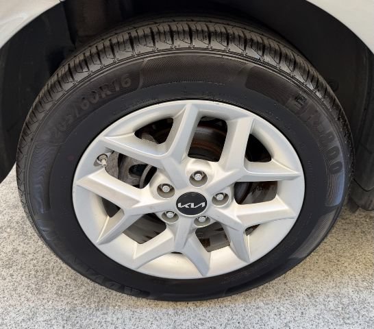 Used 2023 Kia Soul LX w/ Option Group 015 FWD image 26