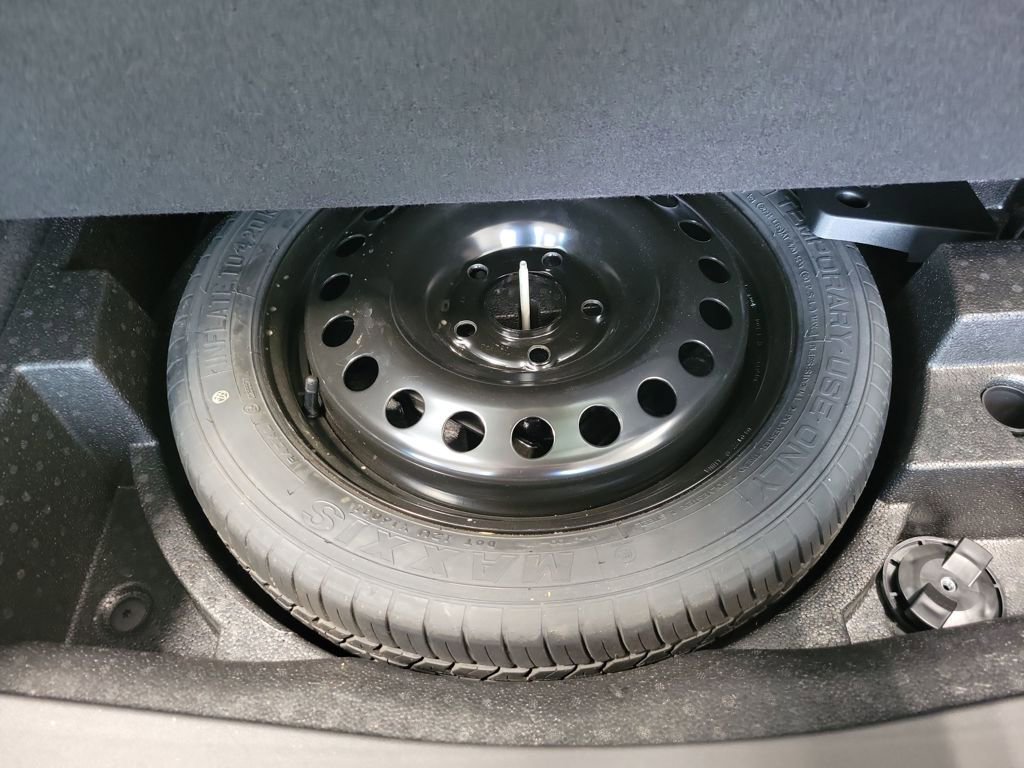 Used 2022 Buick Envision Essence w/ Safety Package FWD image 17