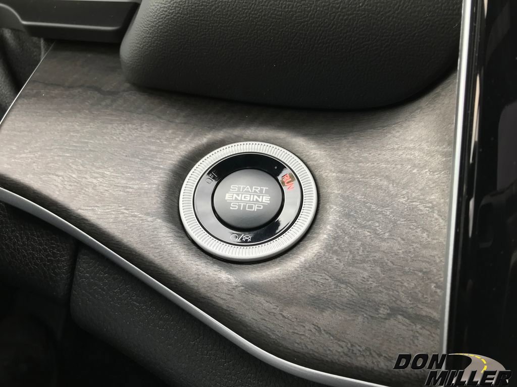 New 2025 Jeep Grand Cherokee Limited w/ Luxury Tech Group II image 20