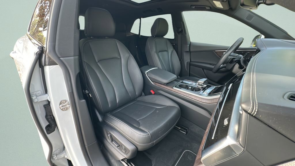 Used 2020 Audi Q8 Prestige w/ Prestige Package image 20