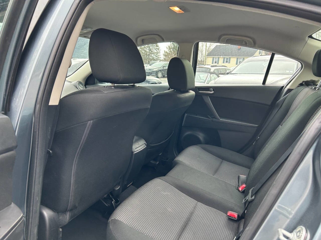 Used 2012 MAZDA MAZDA3 i Sport image 26