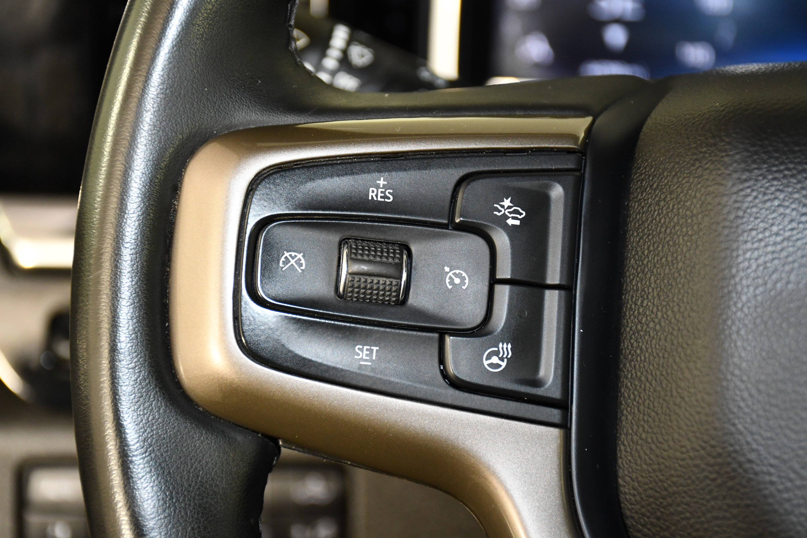 Used 2024 Chevrolet Silverado 3500 High Country w/ High Country Premium Package AWD/4WD image 23