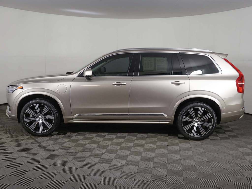 Used 2024 Volvo XC90 T8 Plus w/ Protection Package Premier AWD/4WD image 21