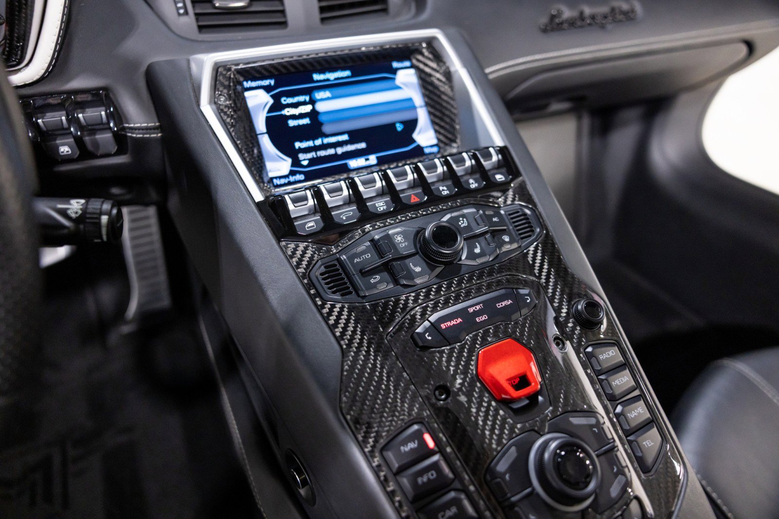 Used 2019 Lamborghini Aventador S image 56