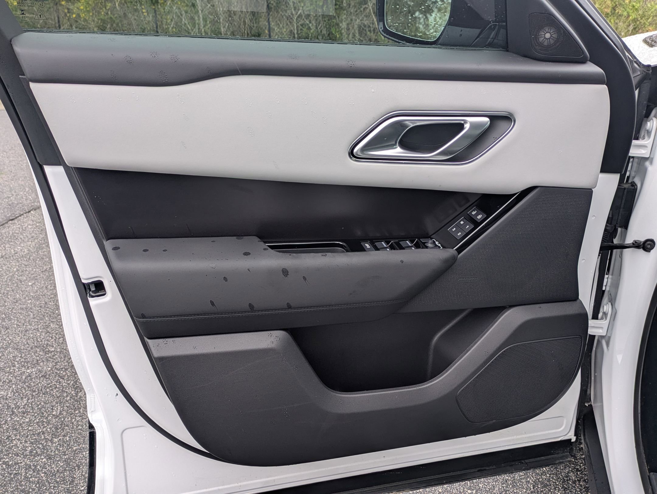 Certified 2026 Land Rover Range Rover Velar Dynamic SE image 19