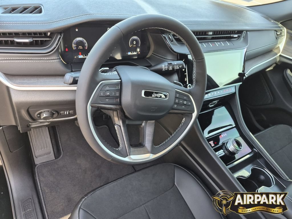 New 2026 Jeep Grand Cherokee Altitude AWD/4WD image 11