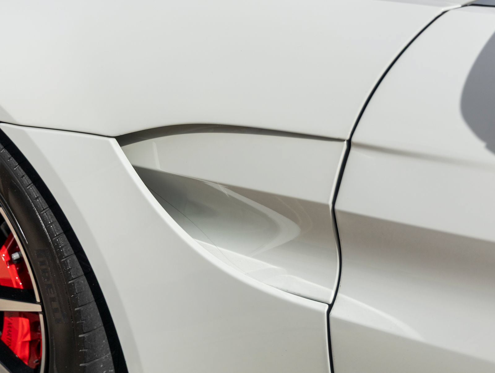 Used 2019 Aston Martin V8 Vantage Coupe RWD image 13