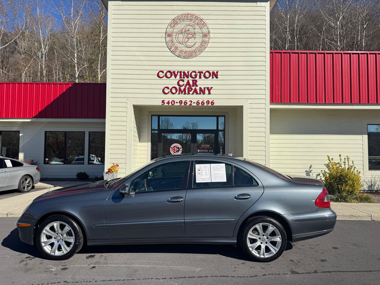 Used 2009 Mercedes-Benz E 350 4MATIC Sedan image 4