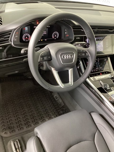 New 2025 Audi Q7 3.0T Prestige image 8