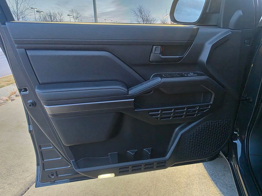 Used 2025 Toyota 4Runner SR5 image 22