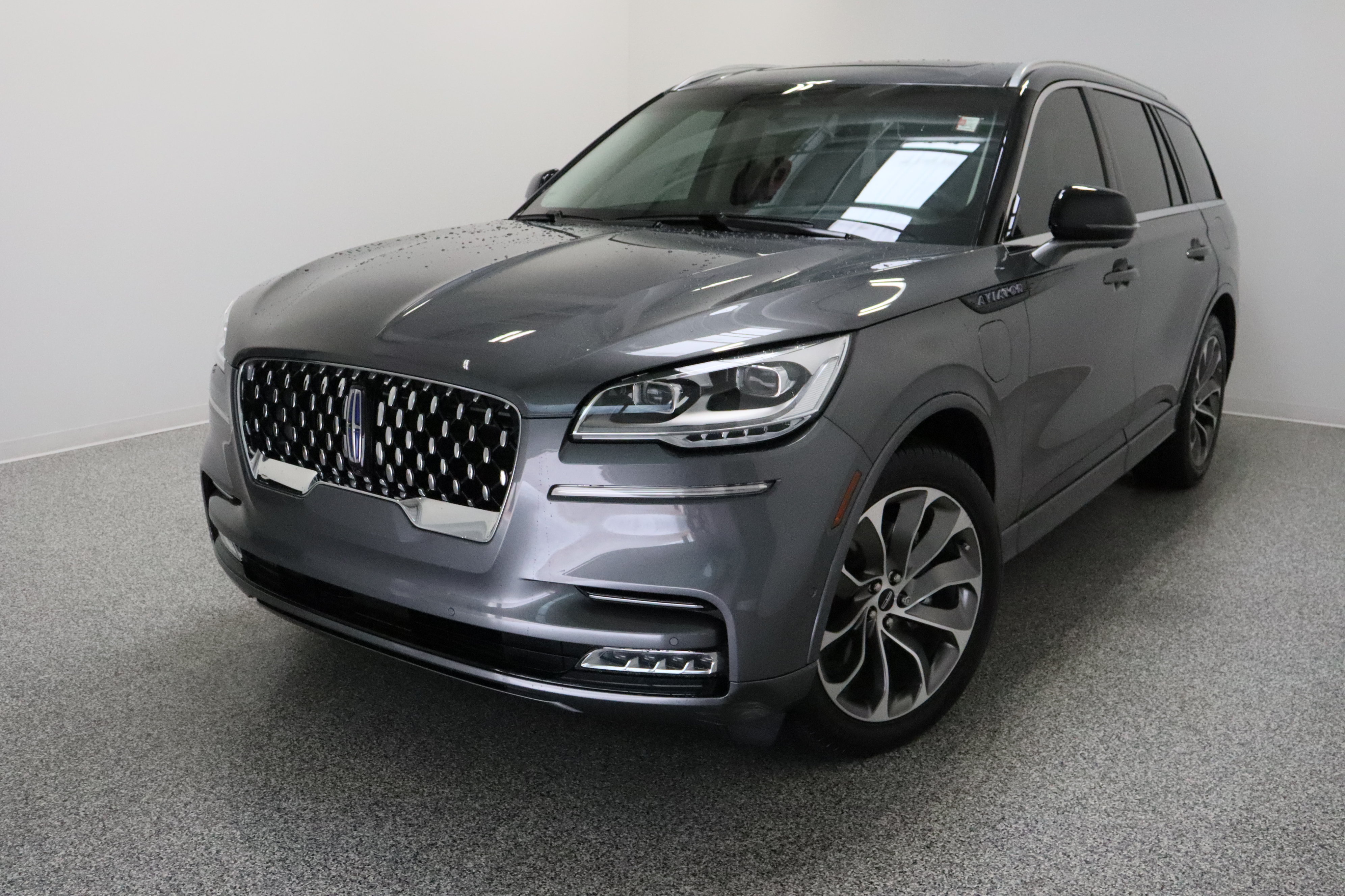 Used 2023 Lincoln Aviator Grand Touring w/ Equipment Group 301A AWD/4WD image 2