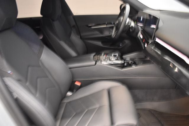 Used 2024 BMW 530i xDrive w/ M Sport Package AWD/4WD image 19