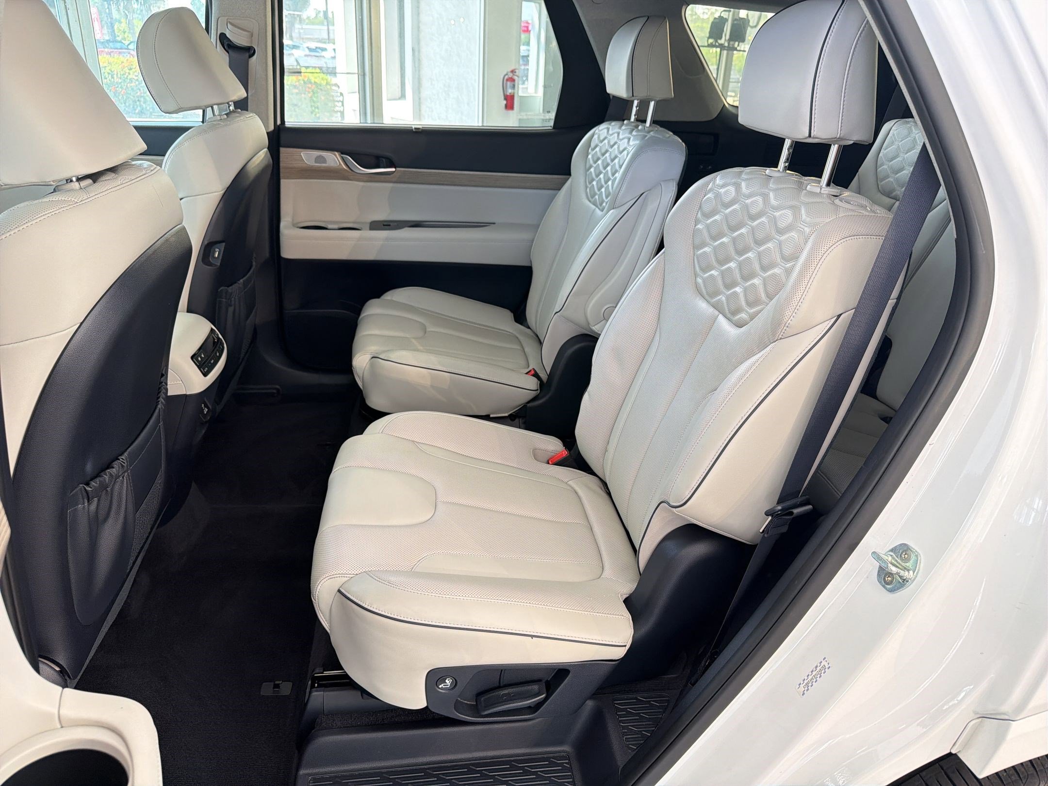 Used 2021 Hyundai Palisade Limited FWD image 15