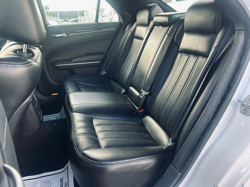 Used 2019 Chrysler 300 S image 11