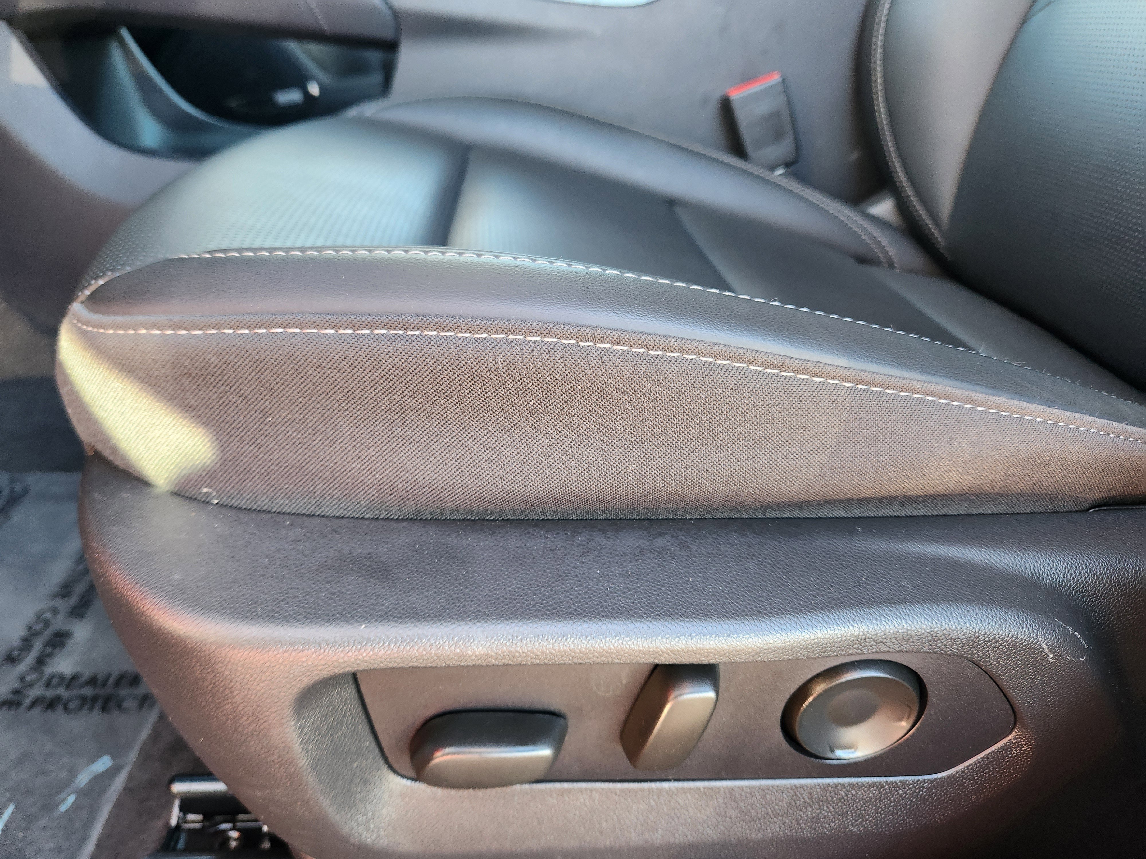 Certified 2025 Buick Envision Preferred image 14