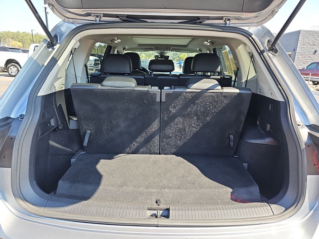 Used 2022 Volkswagen Tiguan SE image 16