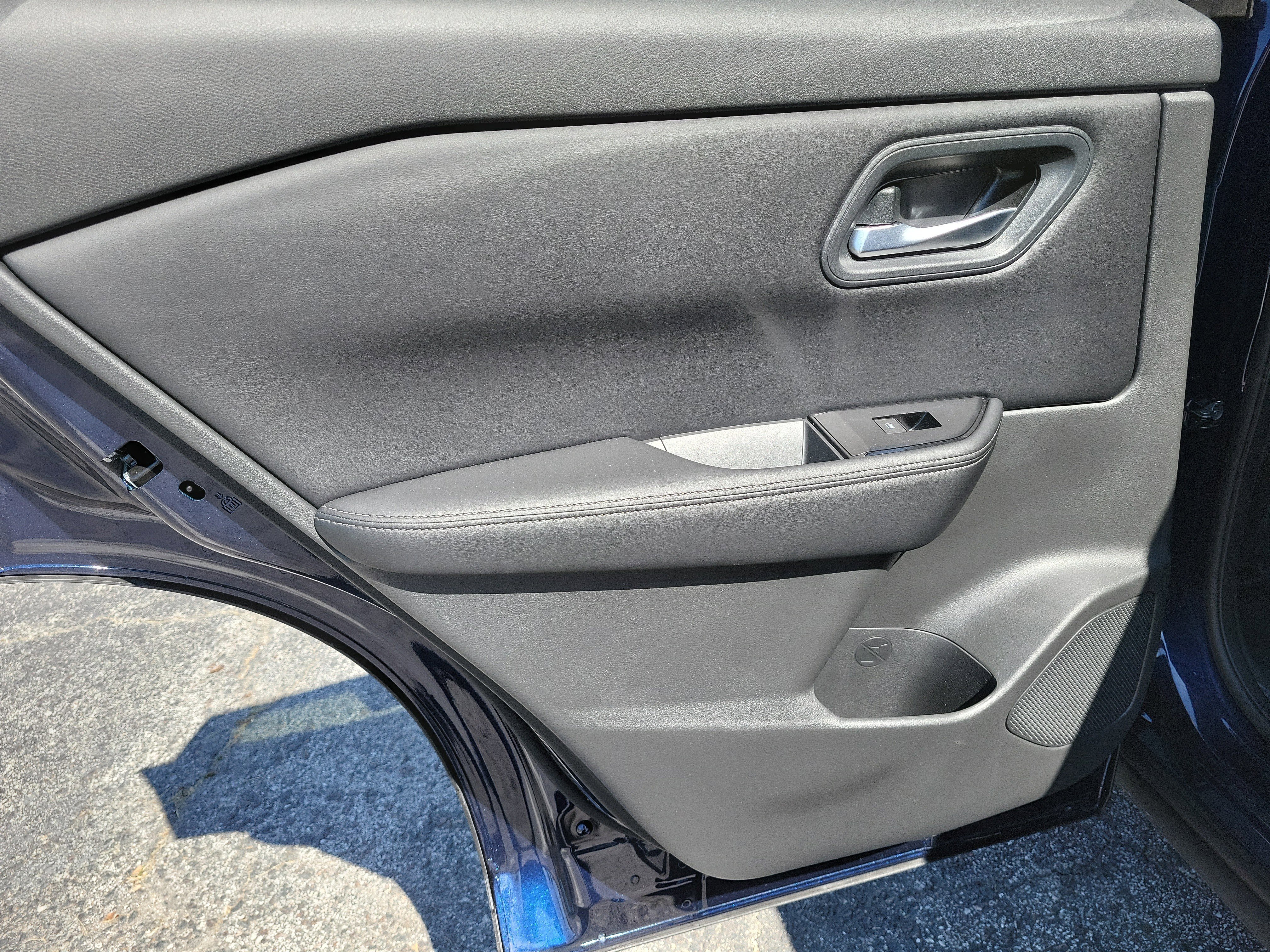 Certified 2024 Nissan Rogue SV image 17