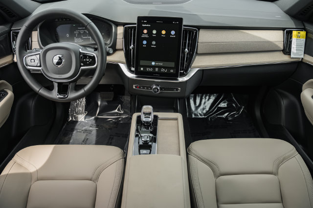 New 2026 Volvo XC90 B6 Plus w/ Protection Package Premier AWD/4WD image 20