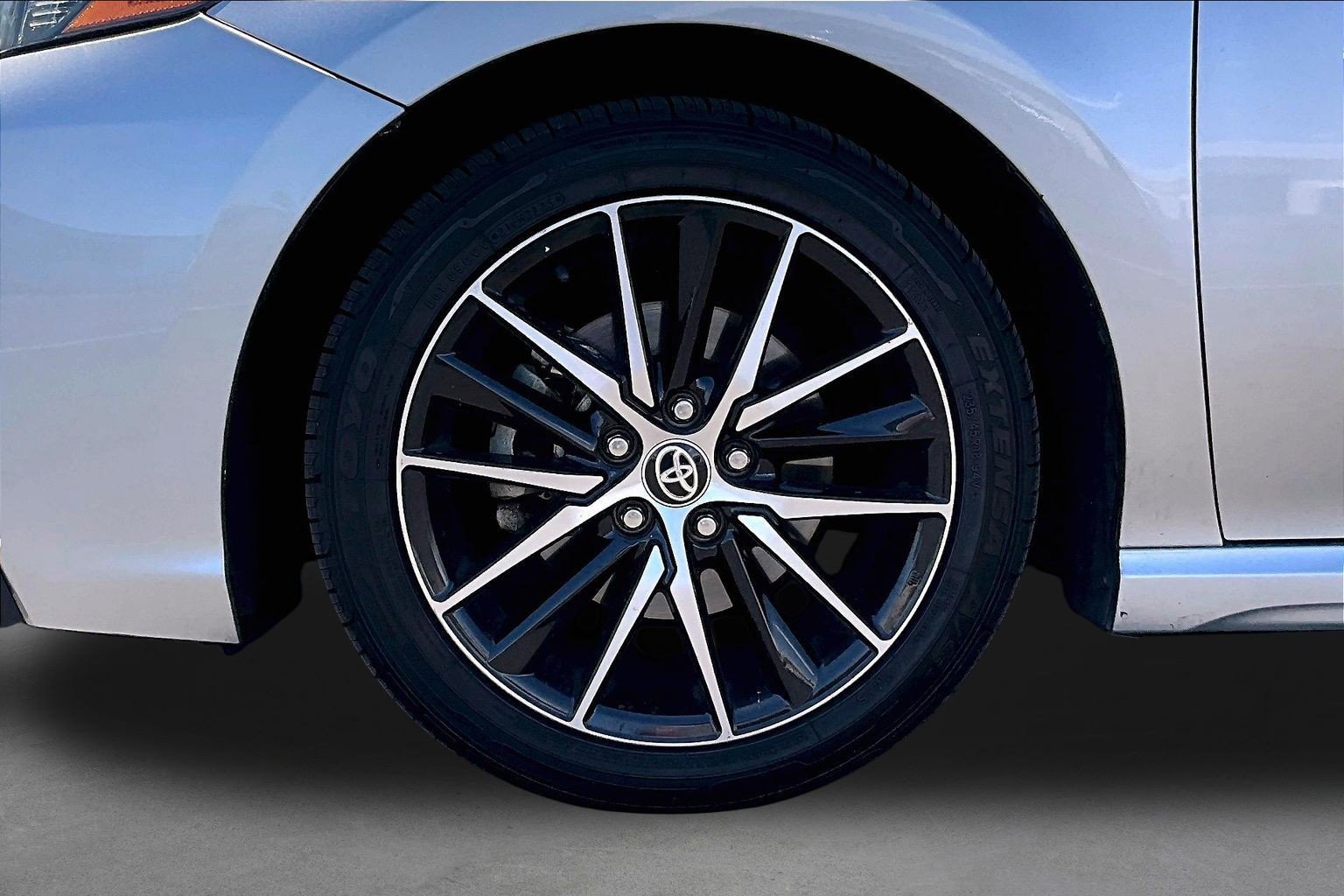 Used 2021 Toyota Camry SE w/ Carpet Mat Package (TMS) FWD image 8