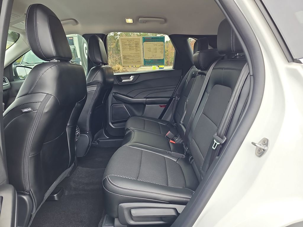 Used 2025 Ford Escape SE image 19