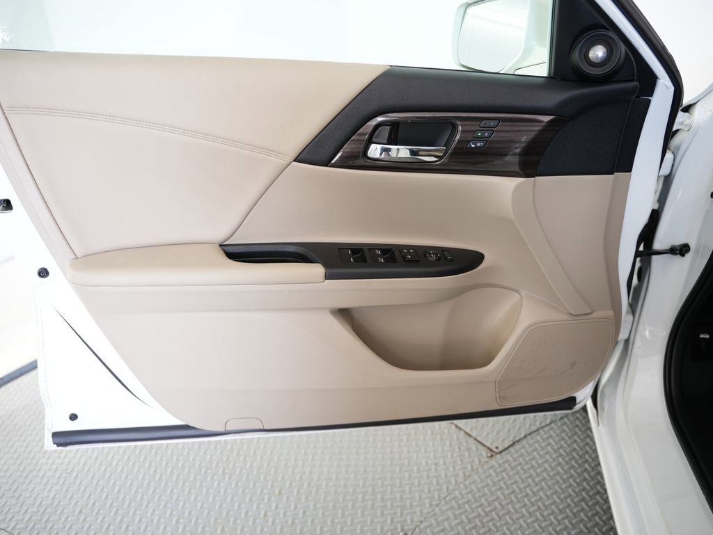 Used 2016 Honda Accord EX-L image 44