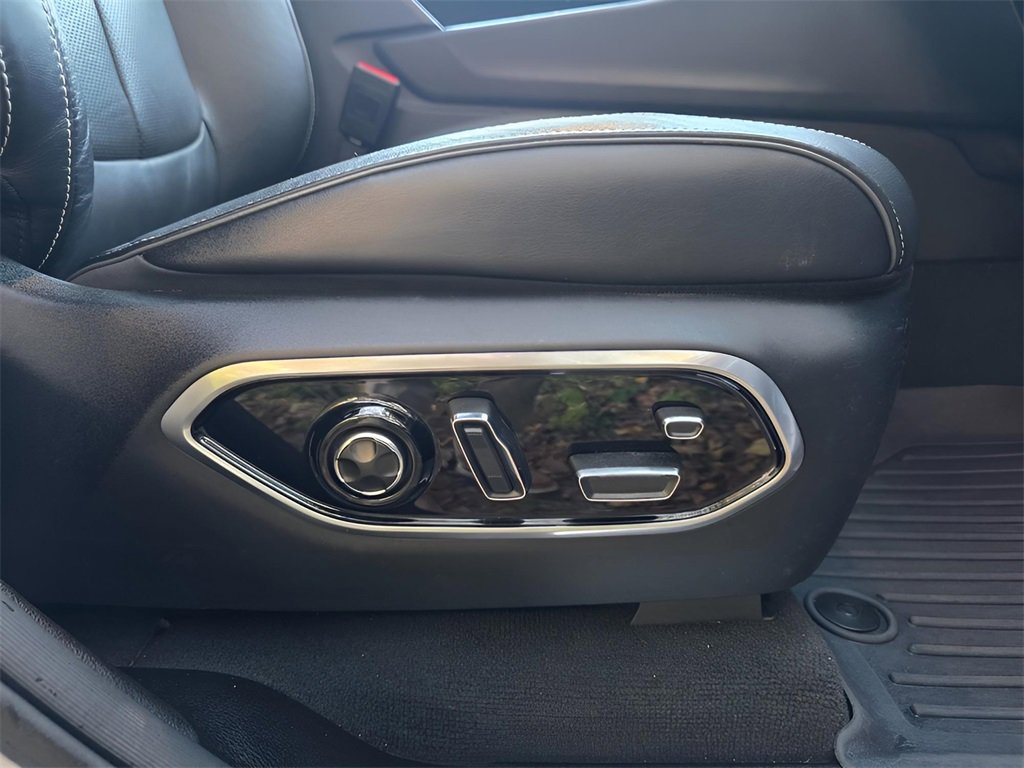 Used 2024 Jeep Grand Cherokee Overland w/ Luxury Tech Group IV image 13