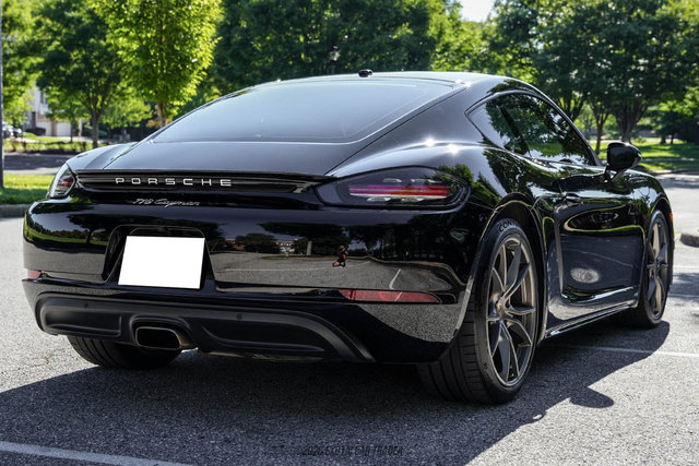 Used 2017 Porsche 718 Cayman RWD image 8