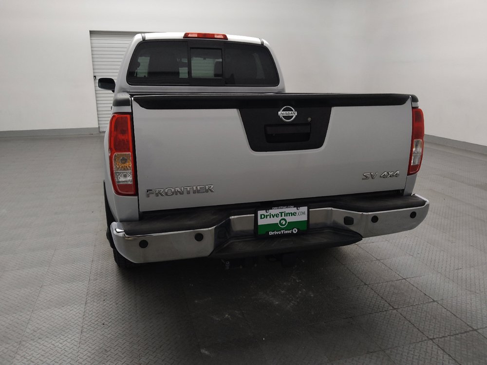 Used 2015 Nissan Frontier SV w/ SV Value Truck Package AWD/4WD image 6
